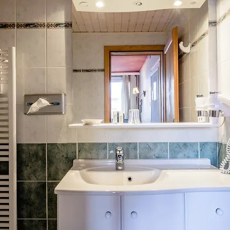 Le Hotel